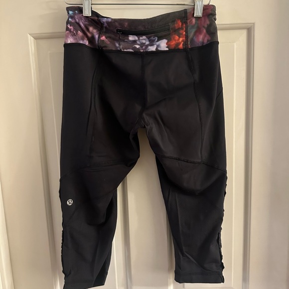 Lululemon Crane Crop Spring Has Sprung Black Floral Ruched Leggins 6 - Picture 1 of 5
